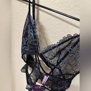 🌸2/$30 or 3/$45🌸 Savage x Fenty Iridescent Lingerie